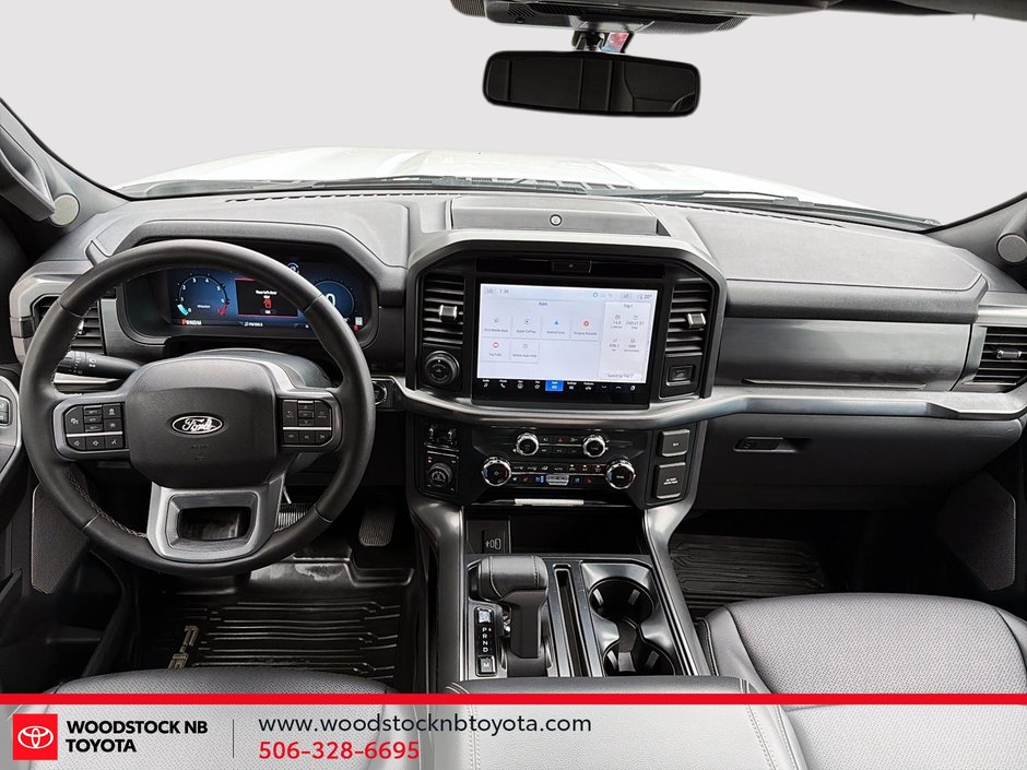 Ford F-150 LARIAT 2025-10