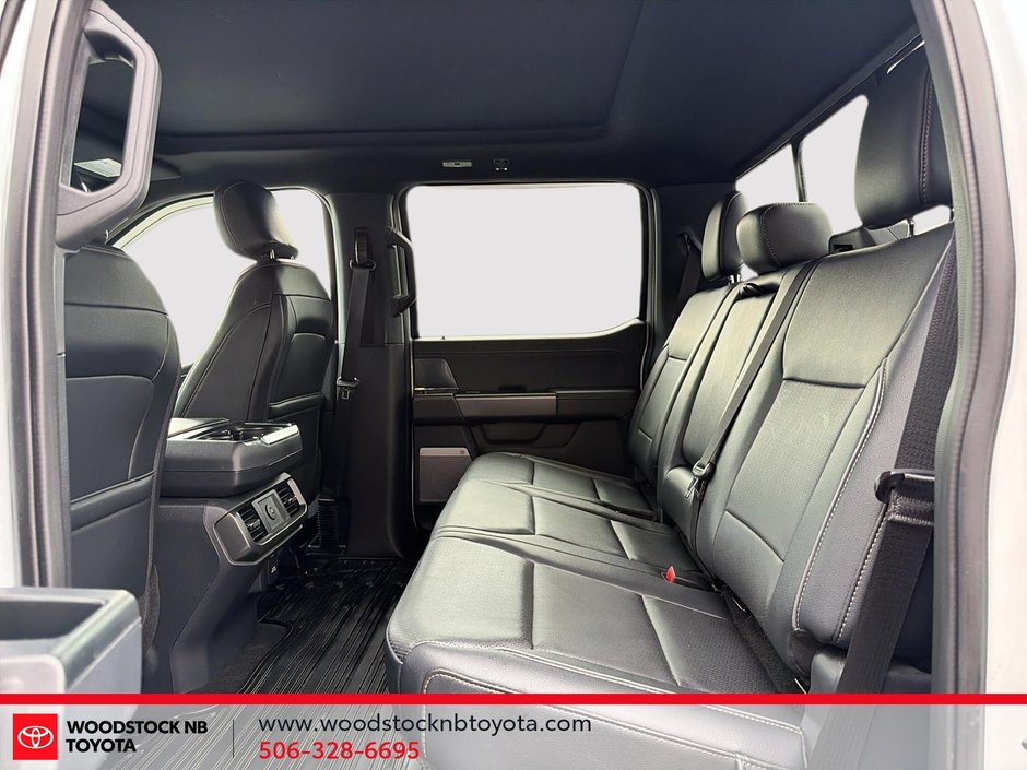 Ford F-150 LARIAT 2025-9