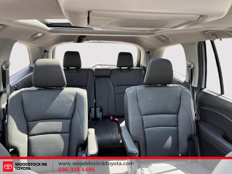 2022 Honda Pilot Touring 7-Passenger-15
