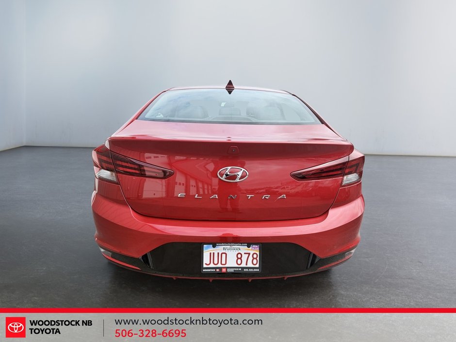 2019 Hyundai Elantra Luxury-7