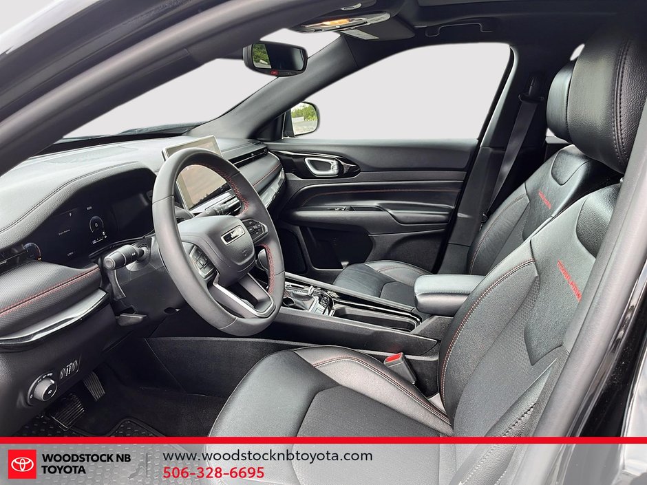 2024 Jeep Compass Trailhawk-12