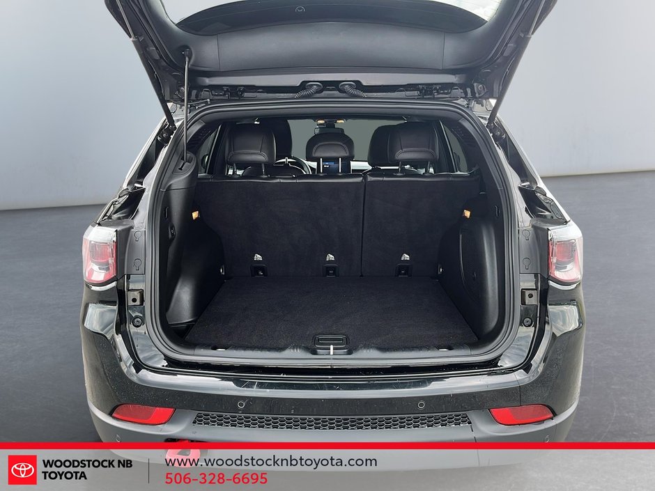 2024 Jeep Compass Trailhawk-8