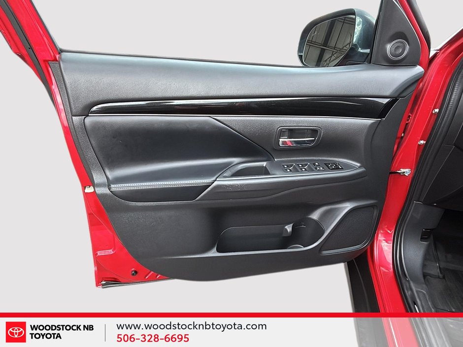 Mitsubishi Outlander ES 2020-11