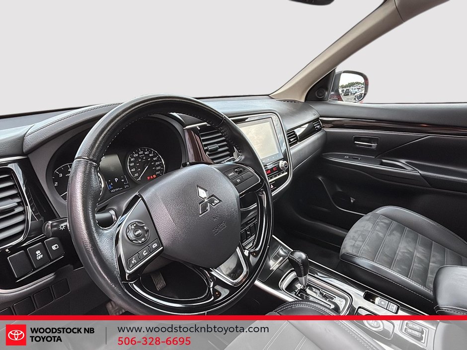 Mitsubishi Outlander ES 2020-14