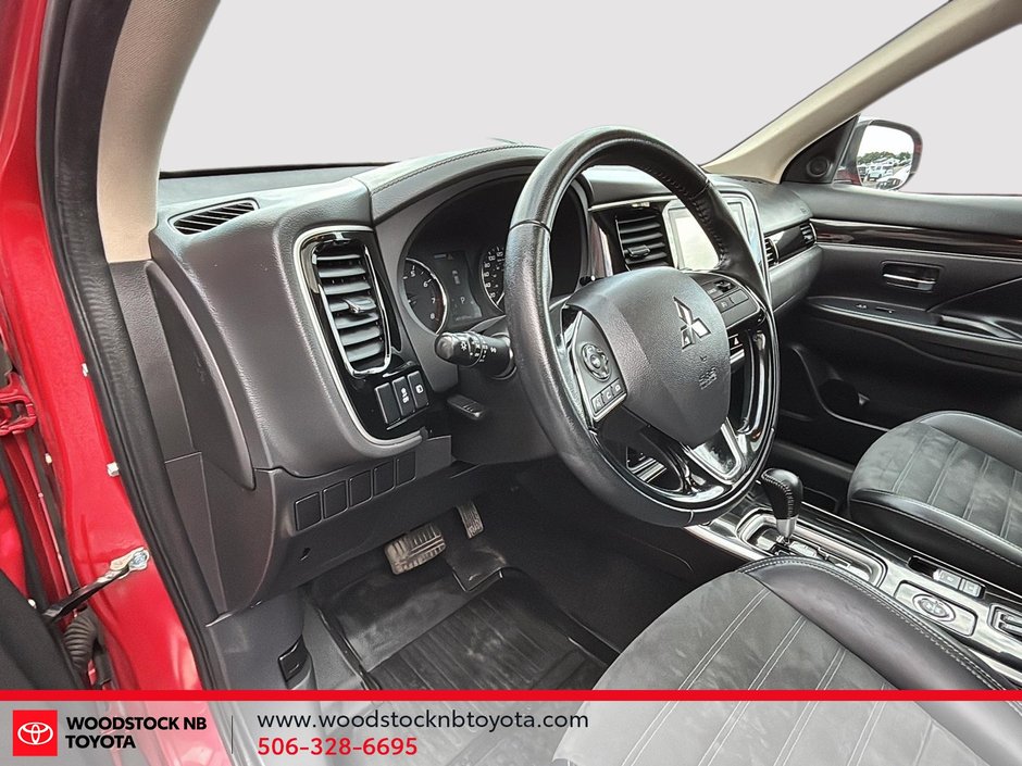 Mitsubishi Outlander ES 2020-15
