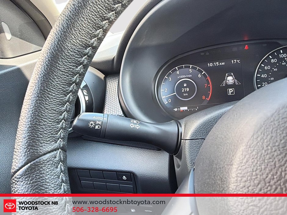Nissan Kicks Play SV 2025-19