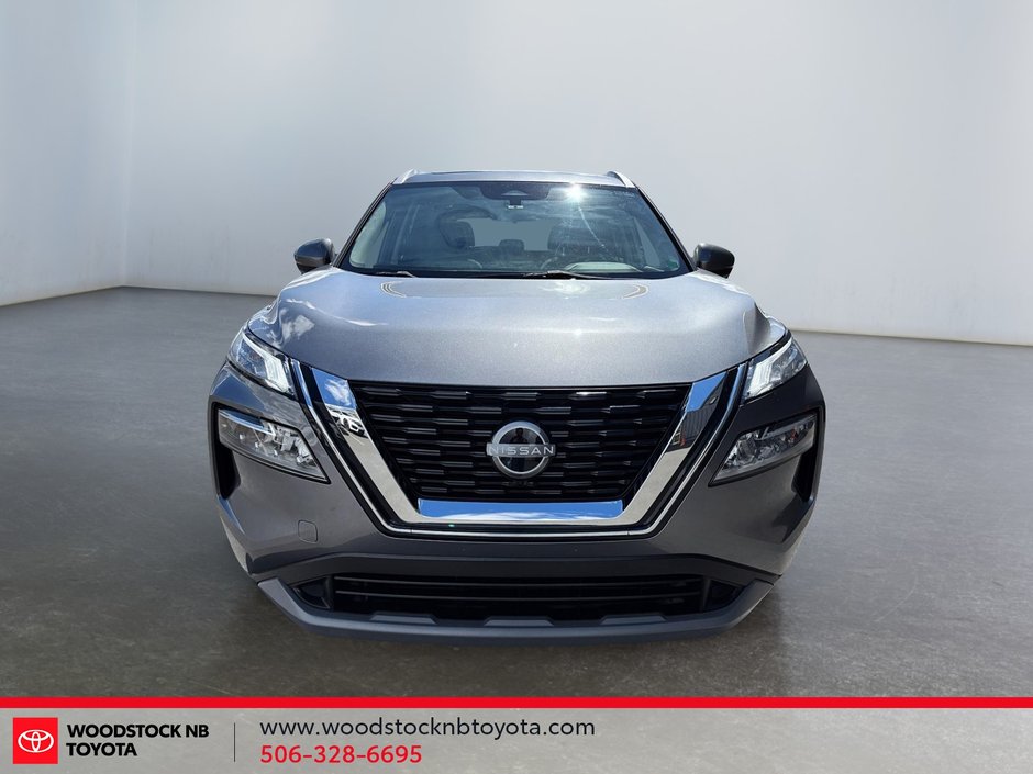 2023 Nissan Rogue SV Moonroof-1