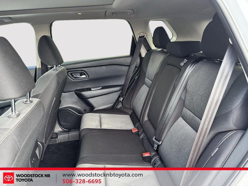 2025 Nissan Rogue SV Moonroof-7