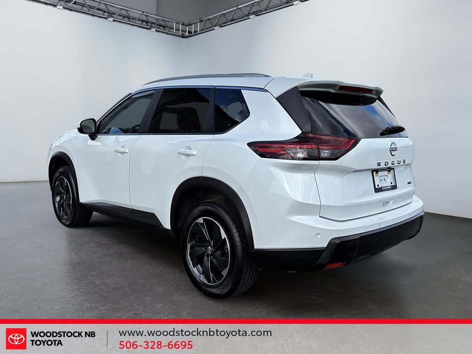 2025 Nissan Rogue SV Moonroof-4