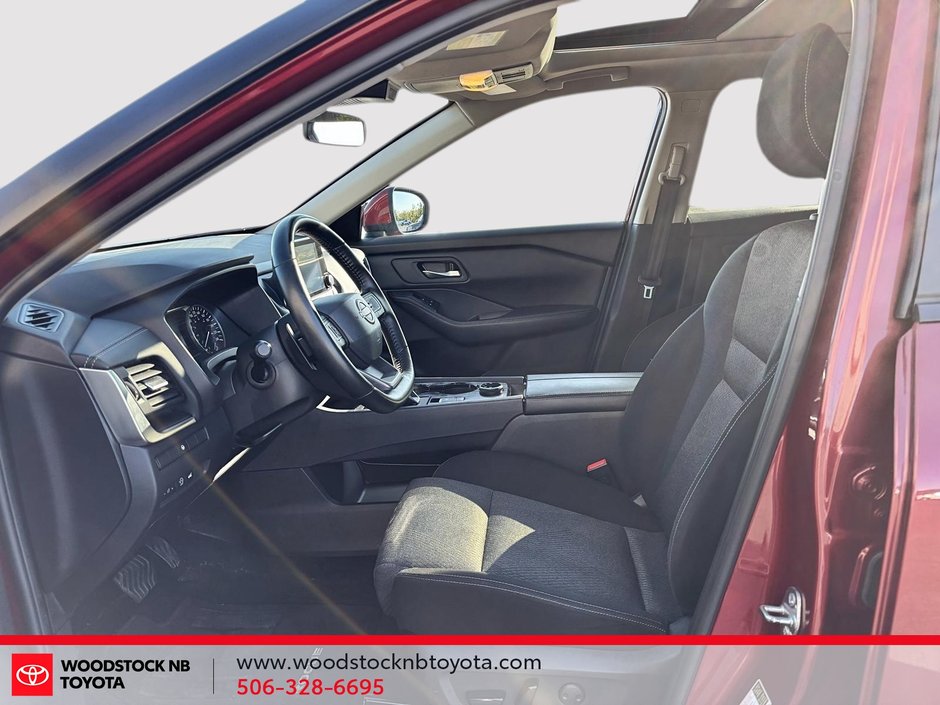 2025 Nissan Rogue SV Moonroof-8