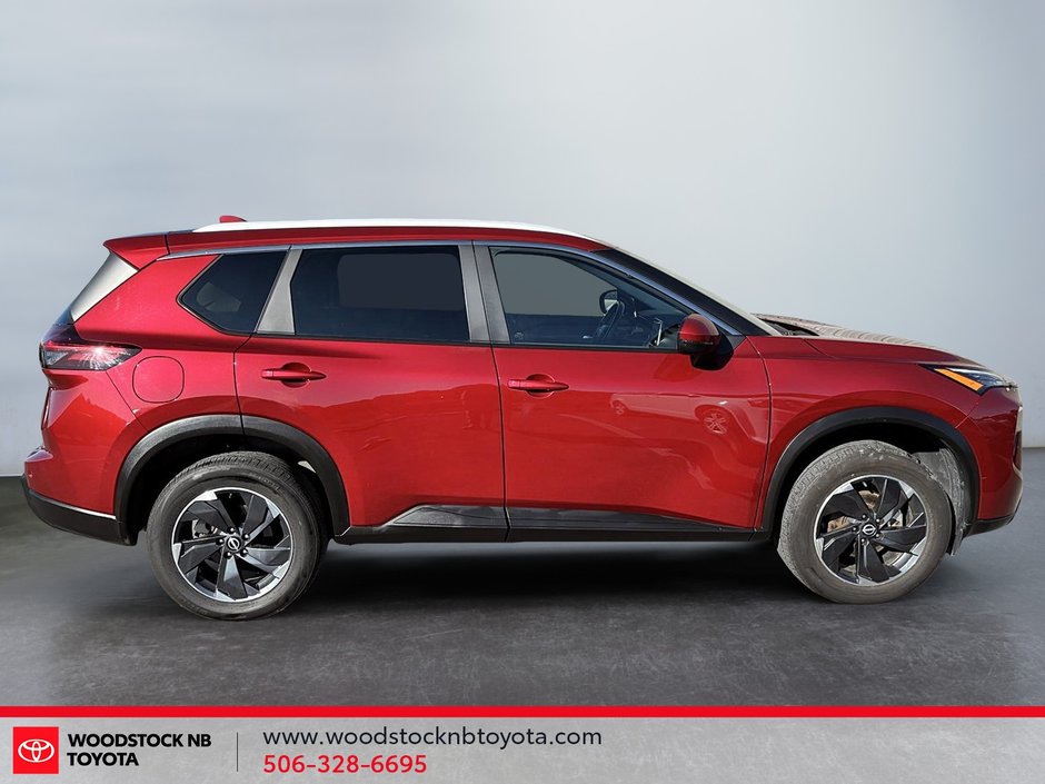 2025 Nissan Rogue SV Moonroof-4