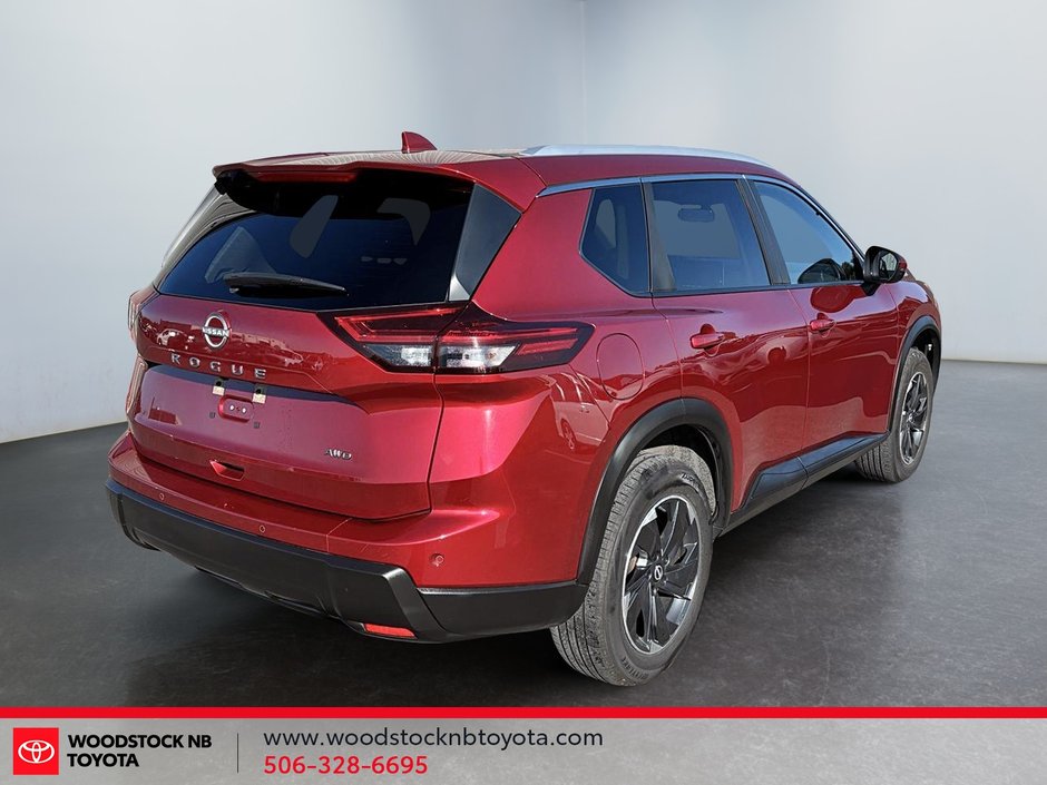 2025 Nissan Rogue SV Moonroof-6