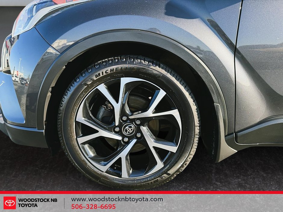Toyota C-HR XLE  premium 2018-6