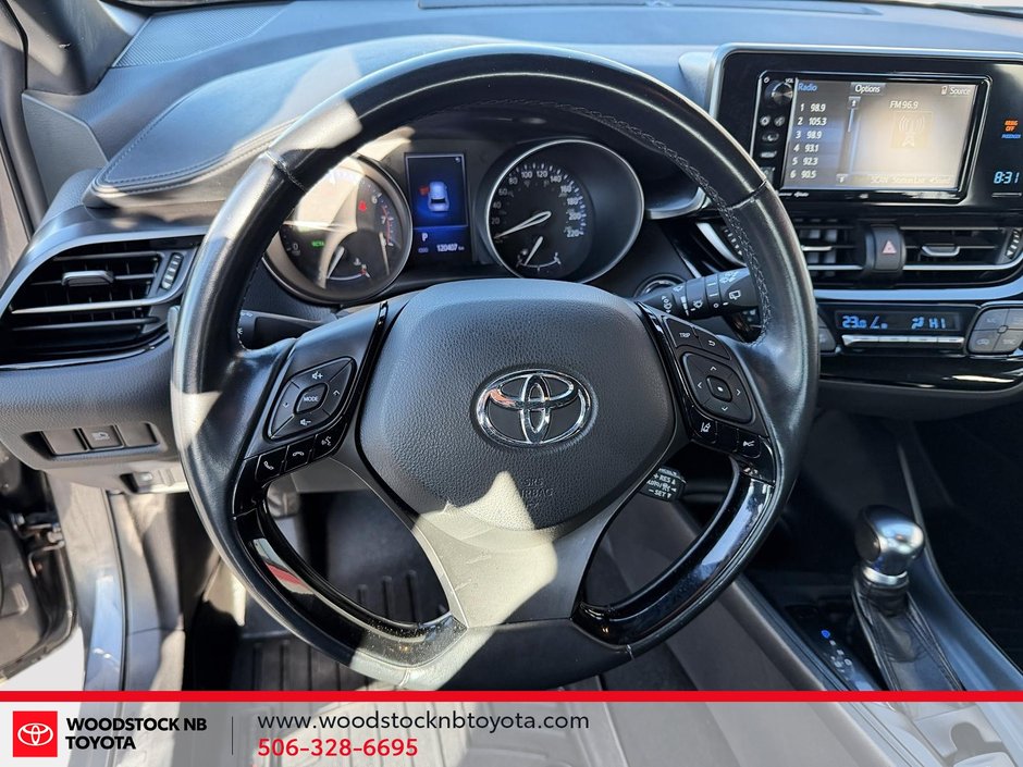 Toyota C-HR XLE  premium 2018-9