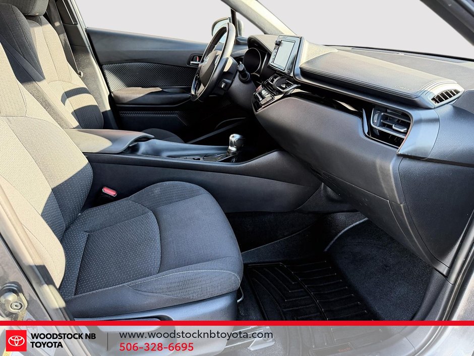 Toyota C-HR XLE  premium 2018-14