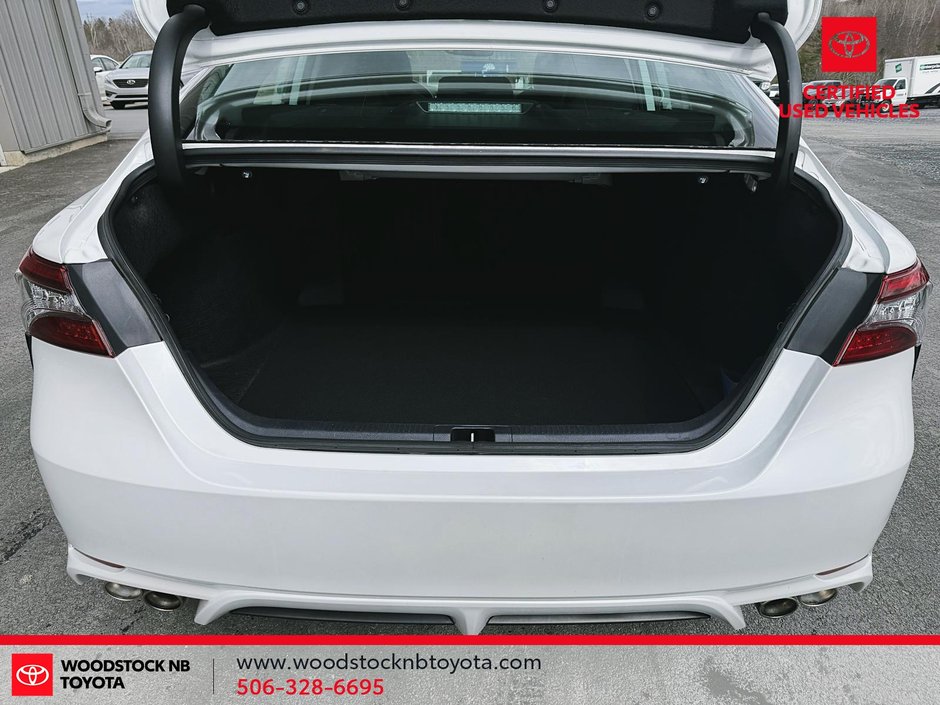 Toyota Camry XSE 2023-16