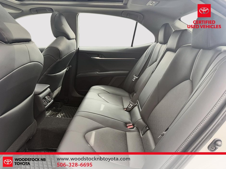 Toyota Camry XSE 2023-14