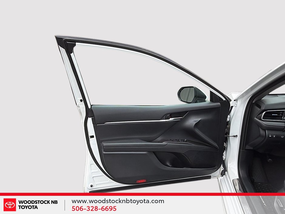 2024 Toyota Camry SE-12