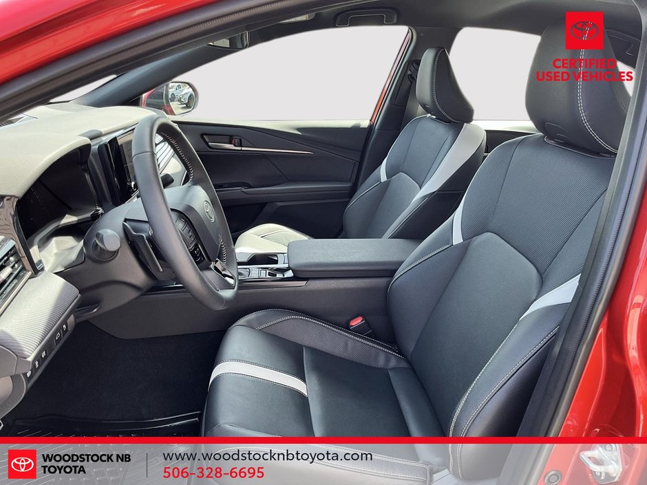 2025 Toyota Camry SE-12