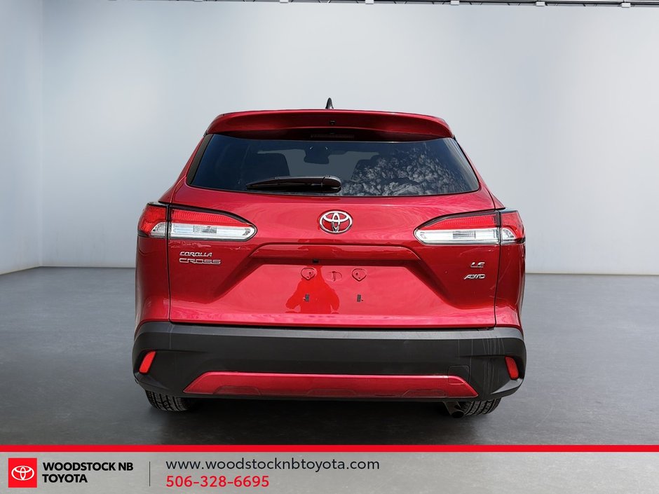 2025 Toyota Corolla Cross LE-3