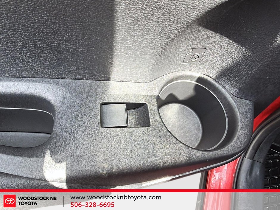2025 Toyota Corolla Cross LE-15