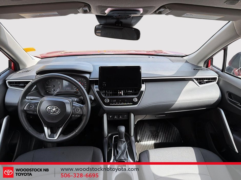 2025 Toyota Corolla Cross LE-11