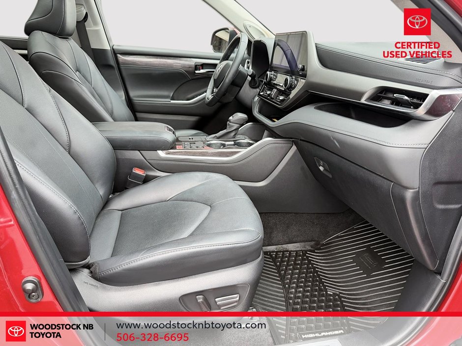 Toyota Highlander Hybrid LIMITED 2024-17