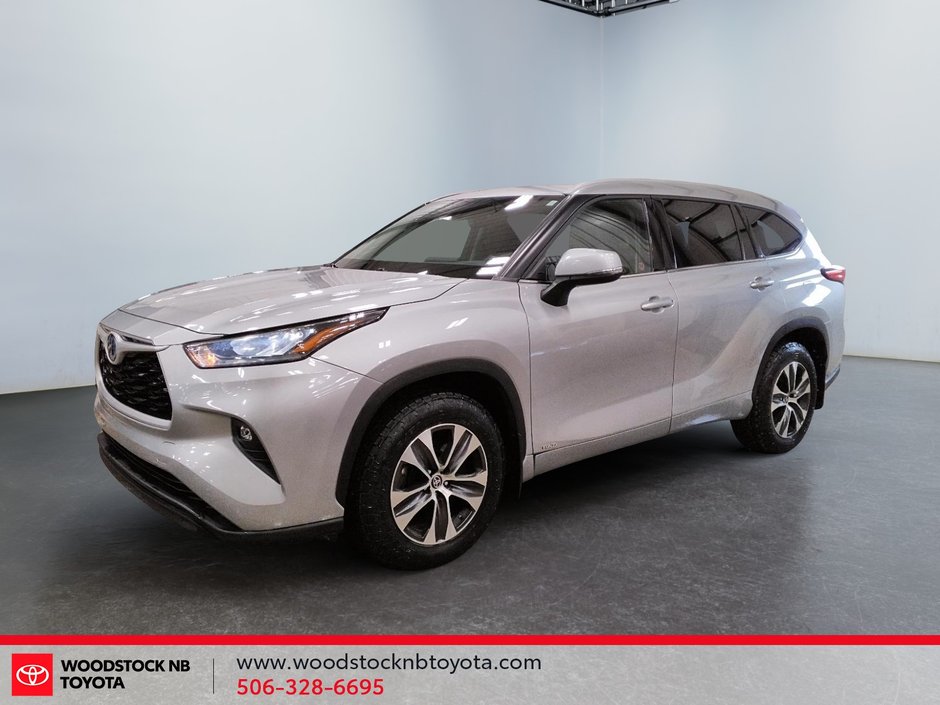 Toyota Highlander Hybrid XLE 2022-0