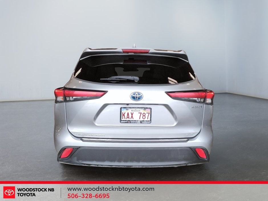 Toyota Highlander Hybrid XLE 2022-3