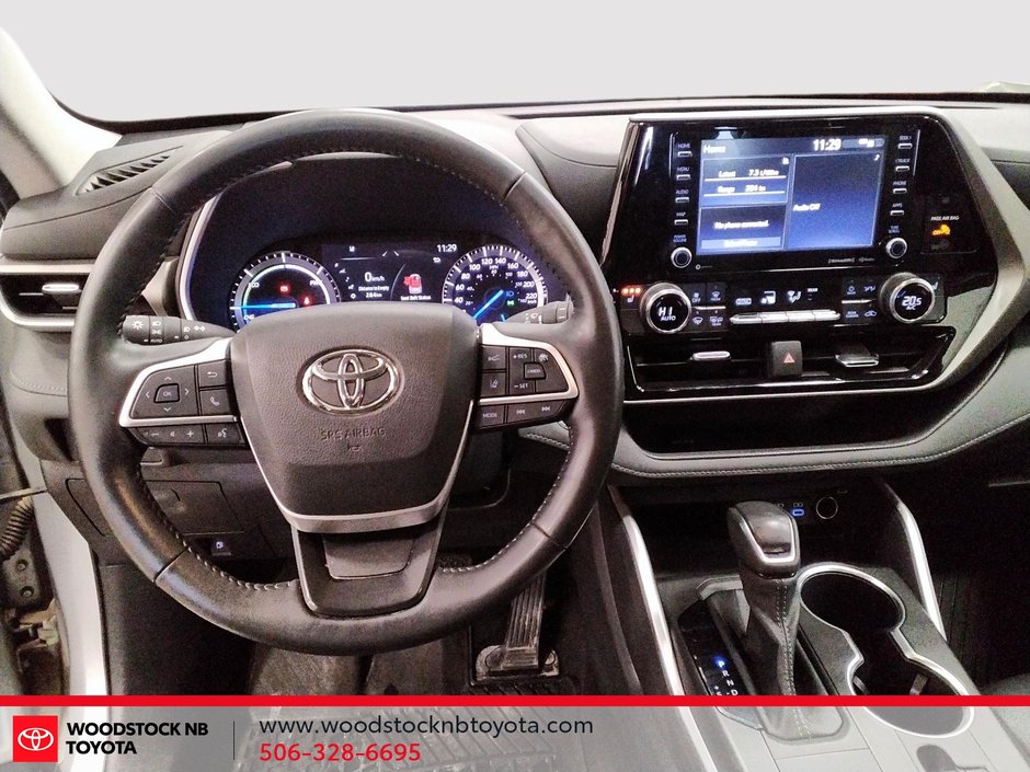 Toyota Highlander Hybrid XLE 2022-17