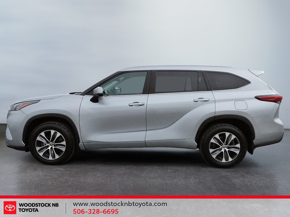 Toyota Highlander Hybrid XLE 2022-8