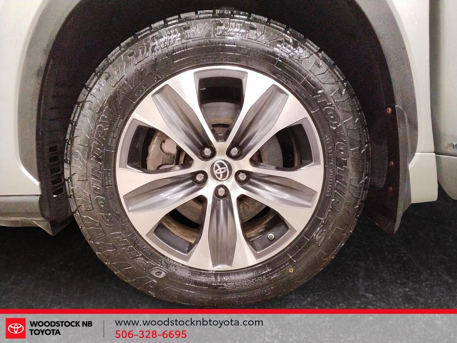 Toyota Highlander Hybrid XLE 2022-10
