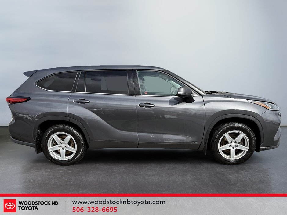Toyota Highlander Hybrid LE 2022-2