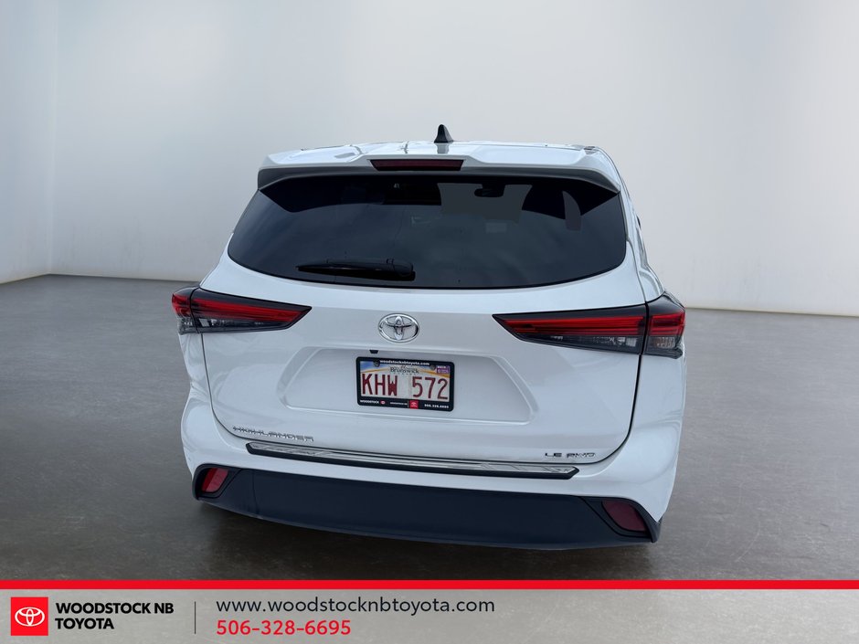 Toyota Highlander LE AWD 2023-4