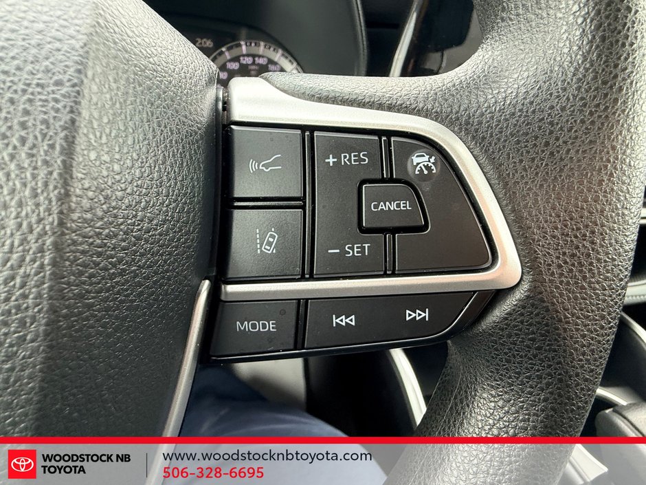 Toyota Highlander LE AWD 2023-26
