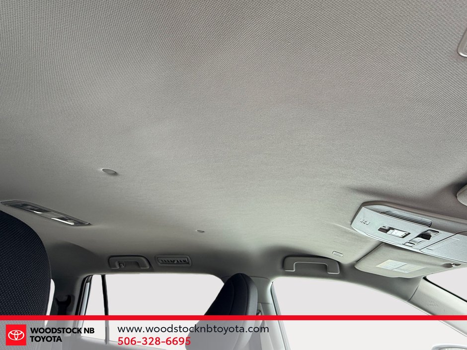 Toyota Highlander LE AWD 2023-22