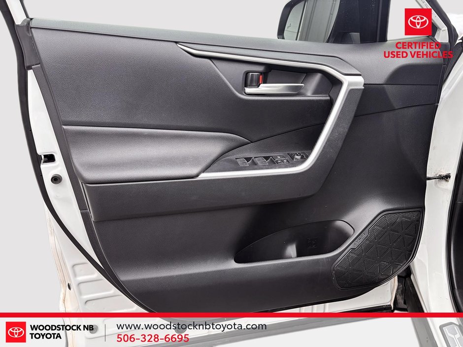 Toyota RAV4 Prime SE 2023-14