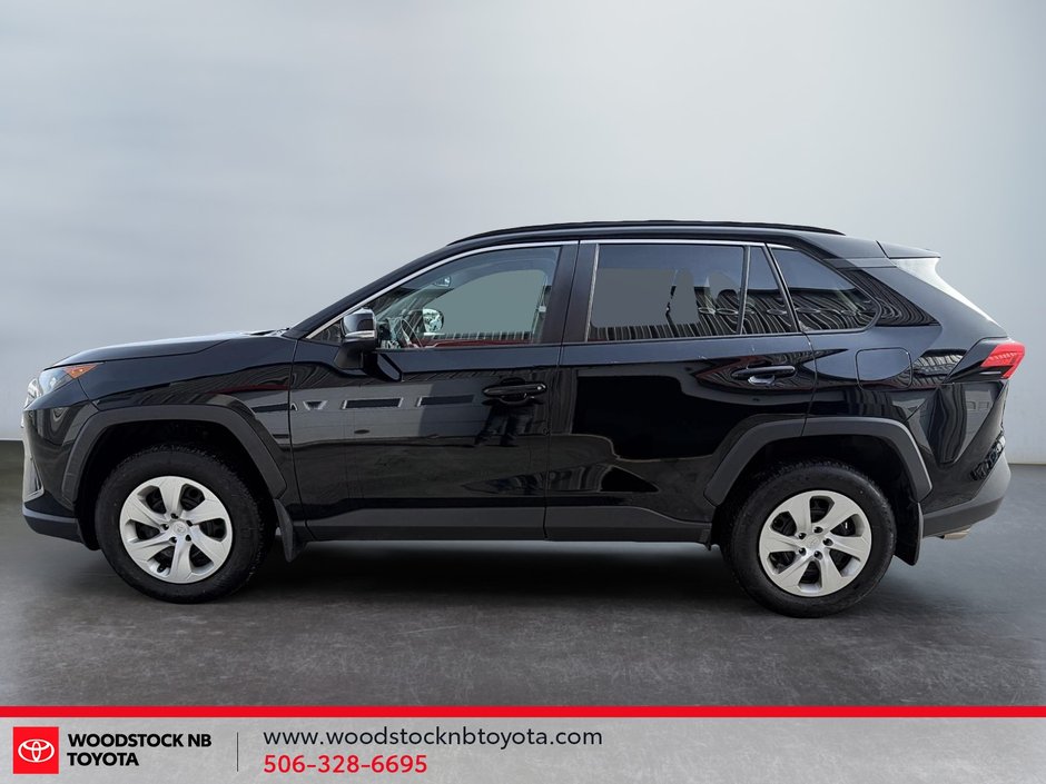 Toyota RAV4 LE 2021-6