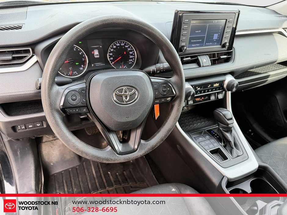 Toyota RAV4 LE 2021-13