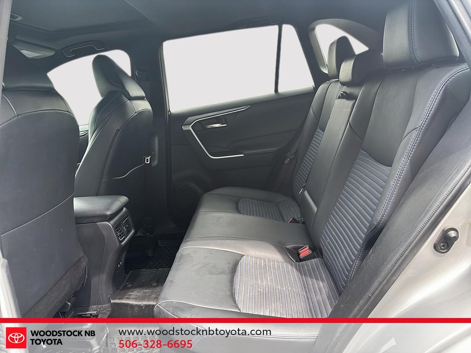 2021 Toyota RAV4 Hybrid XLE-10