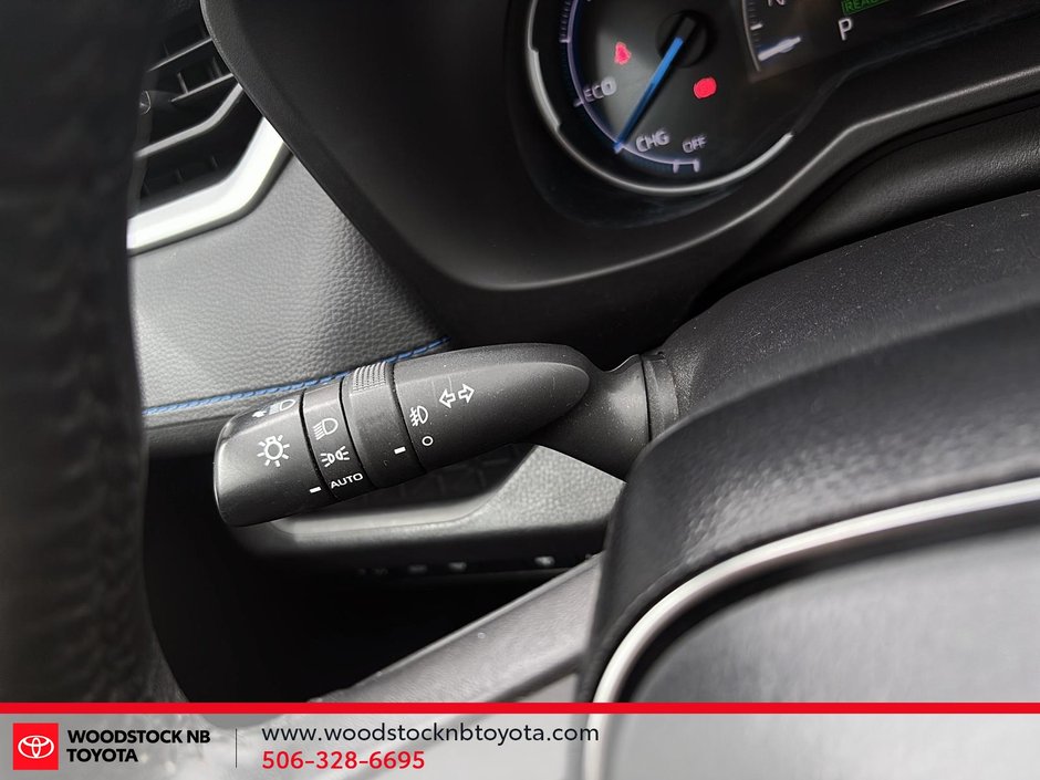 2021 Toyota RAV4 Hybrid XLE-17