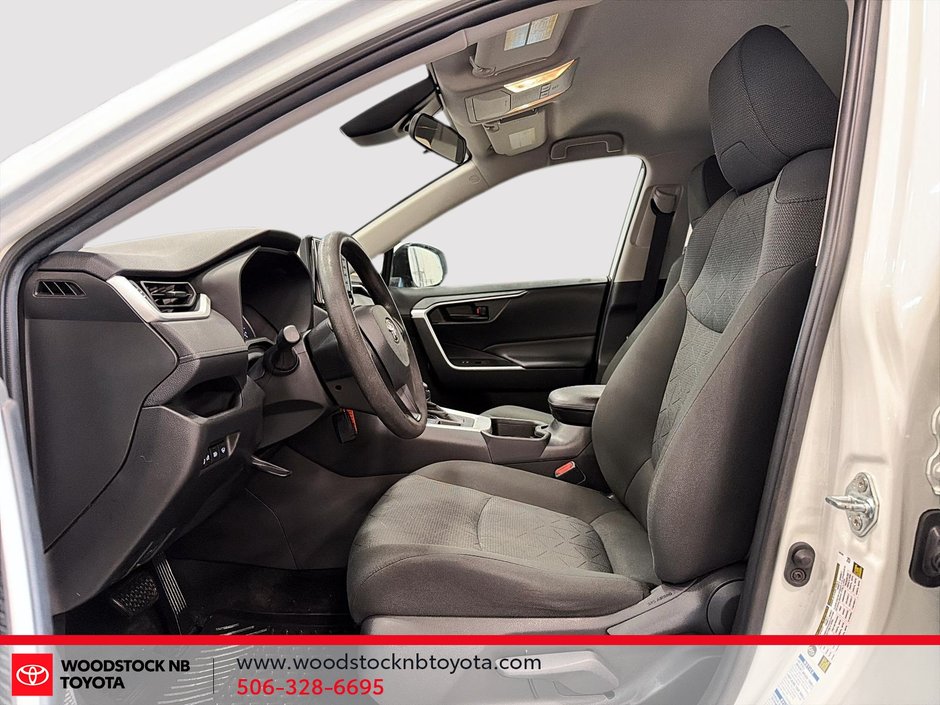 2021 Toyota RAV4 LE-9