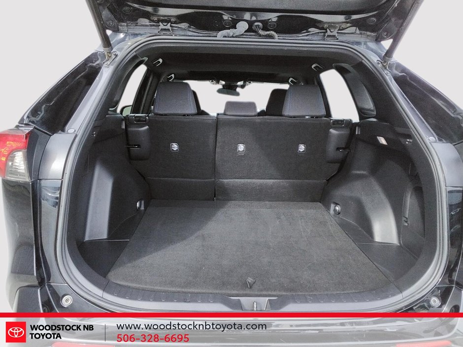 2022 Toyota RAV4 Hybrid SE-7