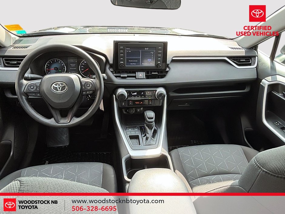 Toyota RAV4 LE 2022-15