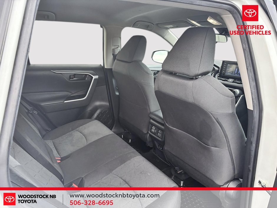 2022 Toyota RAV4 LE-17