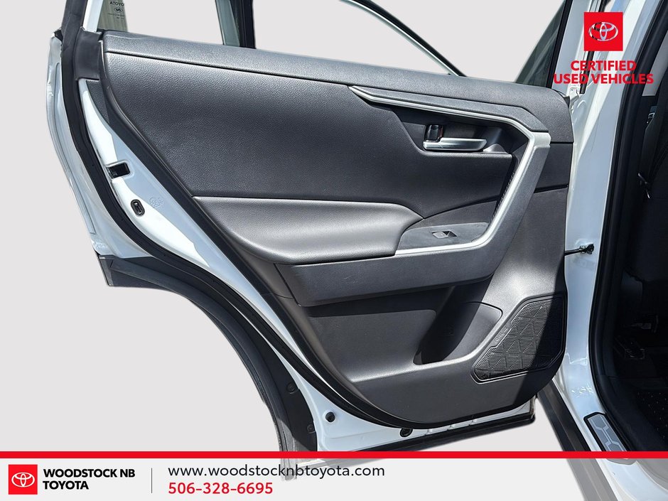 2024 Toyota RAV4 Hybrid XLE-14