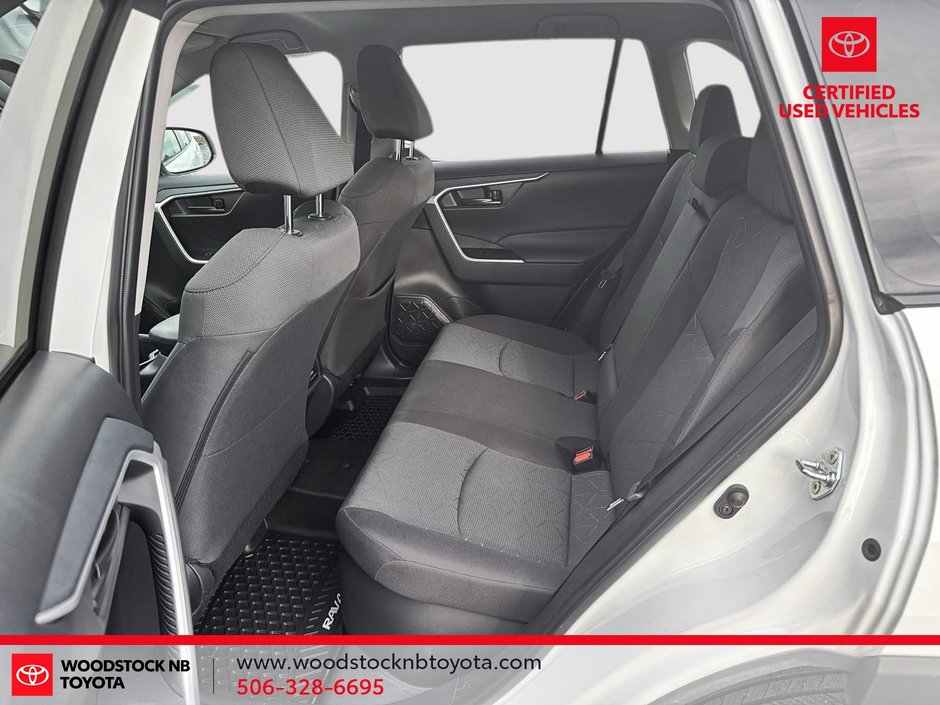 Toyota RAV4 Hybrid LE 2024-16