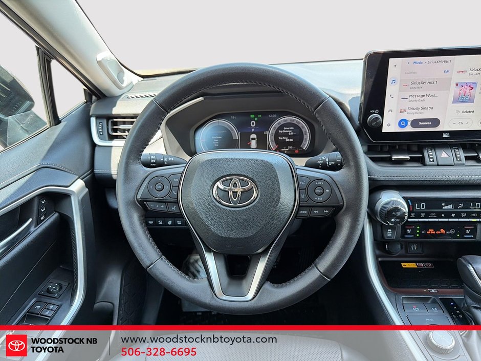 Toyota RAV4 Hybrid Limited 2025-17