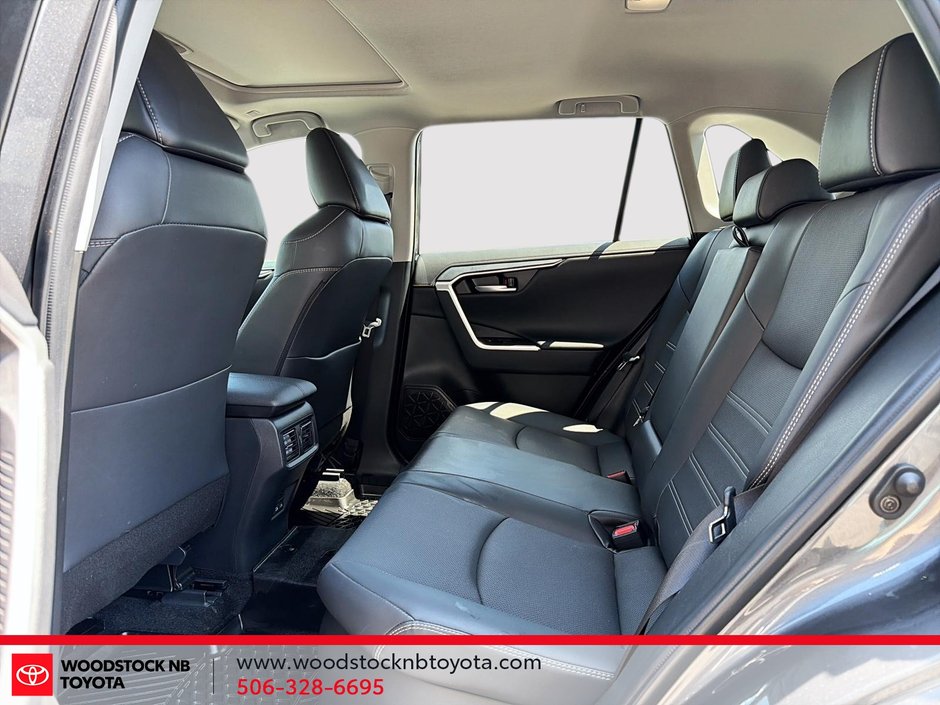 Toyota RAV4 Hybrid Limited 2025-11
