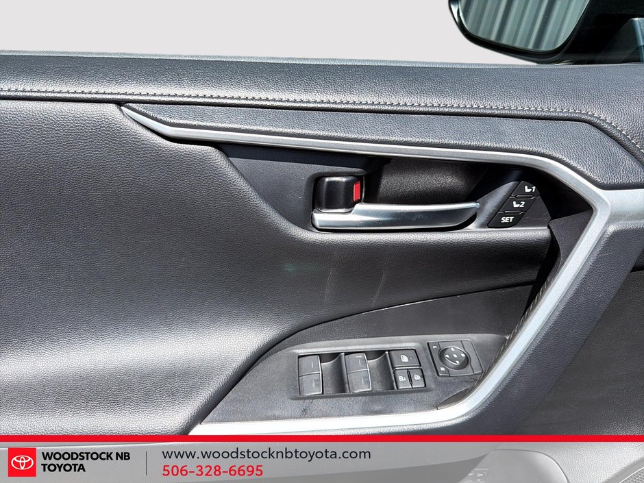 Toyota RAV4 Hybrid Limited 2025-14